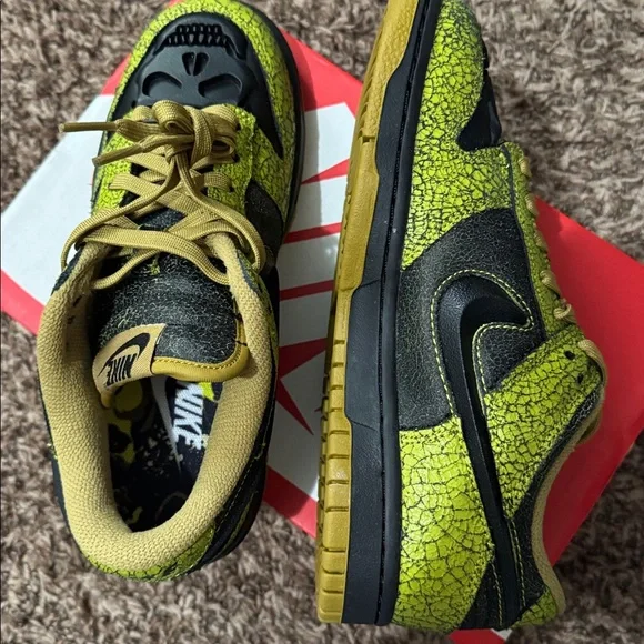 Nike Dunk Low 'Halloween Skull' sneaker. NWB - Picture 5 of 7